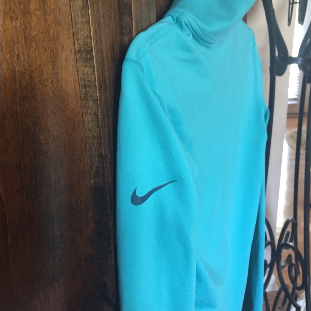 Nike women’s Dri fit pullover